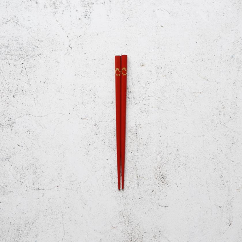 関連商品【輪島うるし箸 】橋本幸作漆器店 干支 こども箸 へび 藍 (1膳, ...【輪島うるし箸 】橋本幸作漆器店 干支 こども箸 ひつじ 朱 (1膳,...【輪島うるし箸 】橋本幸作漆器店 干支 こども箸 さる 藍 (1膳, ...2,000円2,000円2,000円【輪島うるし箸 】橋本幸作漆器店 干支 こども箸 うし 藍 (1膳, ...【輪島うるし箸 】橋本幸作漆器店 干支 こども箸 うさぎ 藍 (1膳,...【輪島うるし箸 】橋本幸作漆器店 干支 こども箸 とり 藍 (1膳, ...2,000円2,000円2,000円【輪島うるし箸 】橋本幸作漆器店 干支 こども箸 いぬ 朱 (1膳, ...【輪島うるし箸 】橋本幸作漆器店 干支 こども箸 いぬ 藍 (1膳, ...【輪島塗箸】橋本幸作漆器店 本堅地輪島塗箸 翔天 鳳凰 (1膳, 名入...2,000円2,000円217,800円【輪島塗箸】橋本幸作漆器店 本堅地輪島塗箸 翔天 龍 (1膳, 名入れ...【輪島うるし箸 】橋本幸作漆器店 手描き蒔絵箸 金梨地 富士松原 朱 ...【輪島うるし箸 】橋本幸作漆器店 手描き蒔絵箸 金梨地 富士松原 黒 ...217,800円42,400円42,400円BECOSのラッピングサービスは、和紙や風呂敷など日本ならではの素材を使った和モダンなデザインからお好みで選ぶことができます。直接手渡しできない時には、メッセージカードのサービスも。贈る方が手に取ったときの笑顔を思い浮かべながら、心のこもった贈り物にしてくださいね。「購入手続きへ」→「ラッピング」からお好きなデザインをお選びください。熨斗、紙袋、メッセージカード、花束なども一緒にご注文が可能です。＜作り手からのコメント＞橋本きよ乃可愛い干支の子供箸シリーズ！6歳〜10歳（保育園年長〜小学校低学年）くらいのお子様が使いやすい18cmサイズをご用意いたしました。お子様の干支やお好きな動物に合わせて、お箸をお選び下さい。きっと楽しみながらお箸使いが上達するでしょう。インフォメーションブランド橋本幸作漆器店生産地石川県技法輪島塗、輪島うるし箸素材能登ヒバ、漆サイズ (cm)18重さ (g)8容量 (ml)0箱OPP袋注意電子レンジ ×、食洗器 ×、オーブン ×箸は消耗品であり、使い方や環境により使用期間は異なります。木製品のため膨張、曲がり、割れが起こることがあります。備考＜名入れ＞・漢字、ひらがな、カタカナ、ローマ字で6文字程度まで・書体はゴシック体・ローマ字はヨコ書きのみ・納期は＋1〜2週間納期1〜3営業日程度（在庫切れの場合＋2〜3週間）