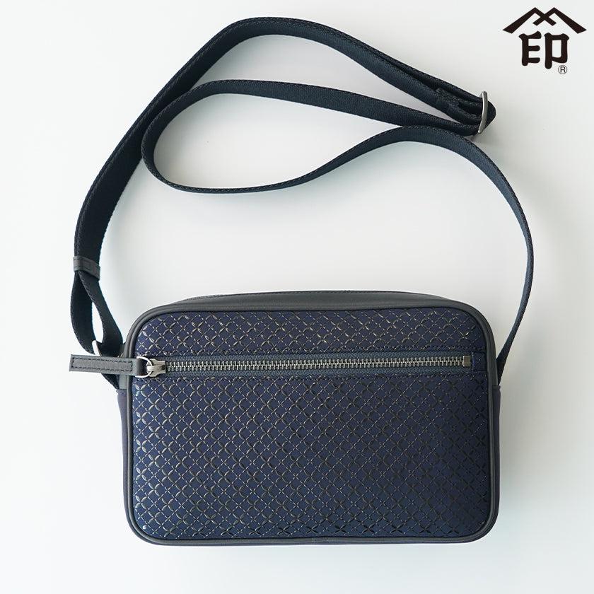 Rakuten - 【ショルダーバッグ】ME-13 七宝繋ぎ (紺地×黒漆) | 甲州印伝 | 印傳屋