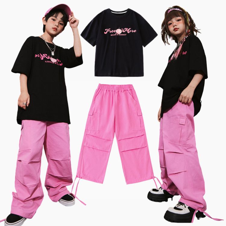 乐天商城 - 子供服 hiphop jazz 英字柄 ダンス衣装 2点セット 学生 半袖シャツ カーゴパンツ 長ズボン 子供服 キッズダンス かっこいい 男の子 女の子 イベント服 ステージ衣装 夏 かっこいい 演出 文化祭 発表会 学生 ヒップホップ ブラック ピンク 普段 110-180cm