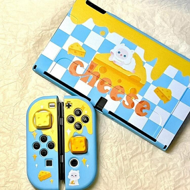 Nintendo Switch ケース カバー OLEDケース TPU素材 ニンテンドースイッチ カバー かわいい Joy-Conカバー 分体式 全面保護ケース 女の子 チーズ 子羊 おしゃれ 取り外し可能 指紋防止 可愛い チーズ アナログスティックカバー グリップキャップ イエロー ブルー