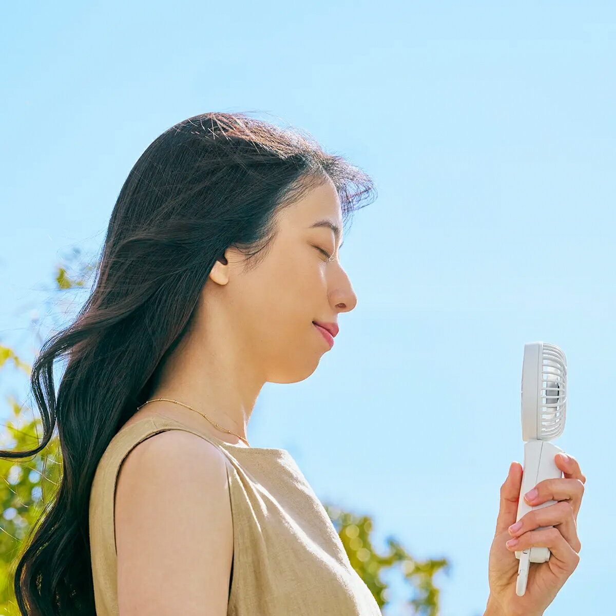 《選べる》2026年最新モデル リズム ハンディファン 扇風機 大風量 3way カラビナ付き 静音 卓上 小型 Silky Wind Mobile 9ZF042RH 9ZF040RH