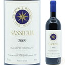 内容量 750ml パッケージ（栓） ガラスビン、コルク 原産国 トスカーナ、イタリアレビュー Tenuta San Guido Sassicaia Bolgheri 2009 テヌータ サン グイド サッシカイア ボルゲリ 2009 JS98/100 DC97/100RP96/100WS93/100W&S92/100 「これは素晴らしい。濃厚で超余韻の長い味わいです。非常に複雑でありながら繊細で、美しいバランスと緊張感を感じられます。フルボディでパワフル、ジューシーなキャラクターが何分も続きます。筋肉質でありながら、きれいな果実で覆われており、力強さの中にエレガンスを感じられます。飲まずにはいられません。」（JS） 「2009年のボルゲリ・サッシカイアは、最近の記憶の中で最もリッチでダークなワインです。この超強力なサッシカイアは、その印象的なフェノールの基礎のおかげで、巨大なパワーと集中力を誇っています。カシスとブラックベリーのコンフィに続き、スパイス、革、タール、アスファルト、黒トリュフが感じられ、リコリスや砕いたミネラルなど、三次的な予兆も感じられます。ワインは口中を厚く包み込み、引き締まったテクスチャーと統合されたストラクチャーを楽しめます。果実の甘みとオークのタンニンの深みを味わうことができ、どのようにアプローチしても、このワインは強度のメーターで非常に高いスコアを得ることができるでしょう。テヌータ・サン・グイドのゼネラルマネージャーは、サンプルの完全性について懸念を示していたが、私は目の前のゴージャスなワインに非常に満足しています。」（RP） ブレンド：カベルネ・ソーヴィニヨン85％、カベルネ・フラン15％ このワインについて プロデューサーProducer テヌータ サン グイド(サッシカイア) 年代Vintage 2009 スタイルStyle 赤ワイン　大胆でボリューム感のあるワイン 合う食べ物Food Pairing 牛肉や鹿肉を使った料理 品種Grape カベルネ・ソーヴィニョン カベルネ・フラン ワイングラスタイプGlass type 赤全般　ボルドー/力強い赤 ぶどう園Vineyard/Appelation ボルゲリ 生産地Region/Country トスカーナ、イタリア 飲みごろDrinkability 2016 - 2040 温度Drinking temp 16-18℃ 度数Alc. 13.5-14% フレーバー