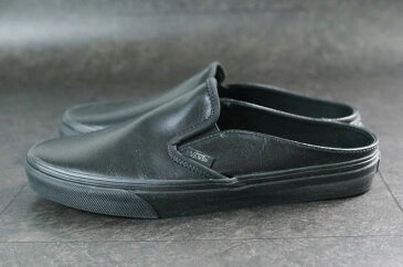 【新入荷】VANS　ヴァンズ　バンズ CLASSIC SLIP ON MULEクラシック スリッポンミュール(LEATHER)BLACK/BLACK(レザー　ブラック/ブラック)メンズ　レディース　スリップ　紐無し　黒　サンダル　スライド