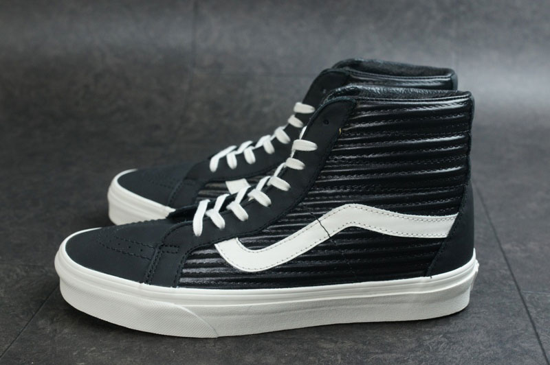 【新入荷】VANS ヴァンズ バンズSK8-HI REISSUEスケートハイ　レイシュー(MOTO LEATHER)BLK/BLCDBLC(モトレザー/ブラック/ブランドゥブラン)レディース　メンズ　靴　スニーカー　ハイカット　スケート　黒　白本革