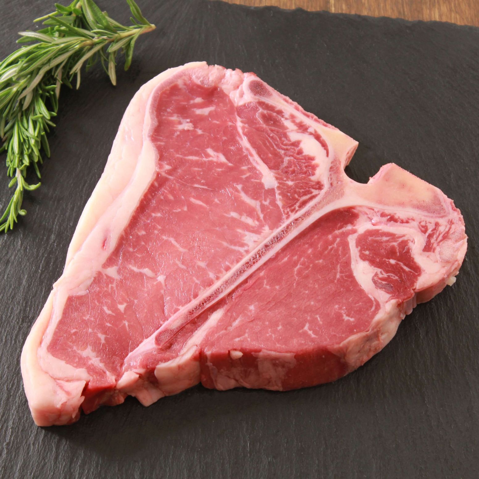 Tーボーンステーキ、ビーフ　骨付き牛肉　 牛肉ステーキ 400g～499g T-Bone Steak (WHOLE MEAT) SKU111