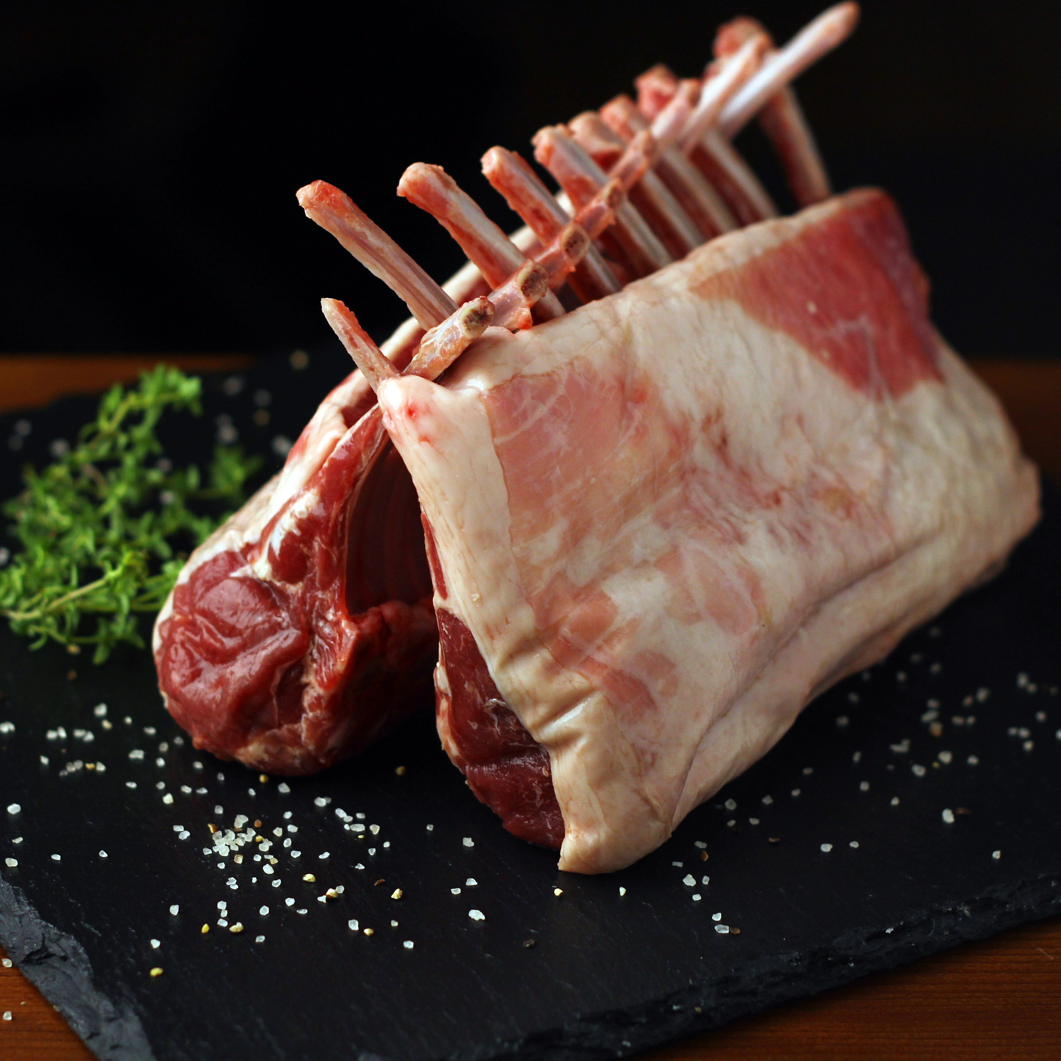 フレンチラムラック、ニュージーランド産　ラム肉　子羊 500g-600g　Lamb French Rack New Zealand SKU402-600