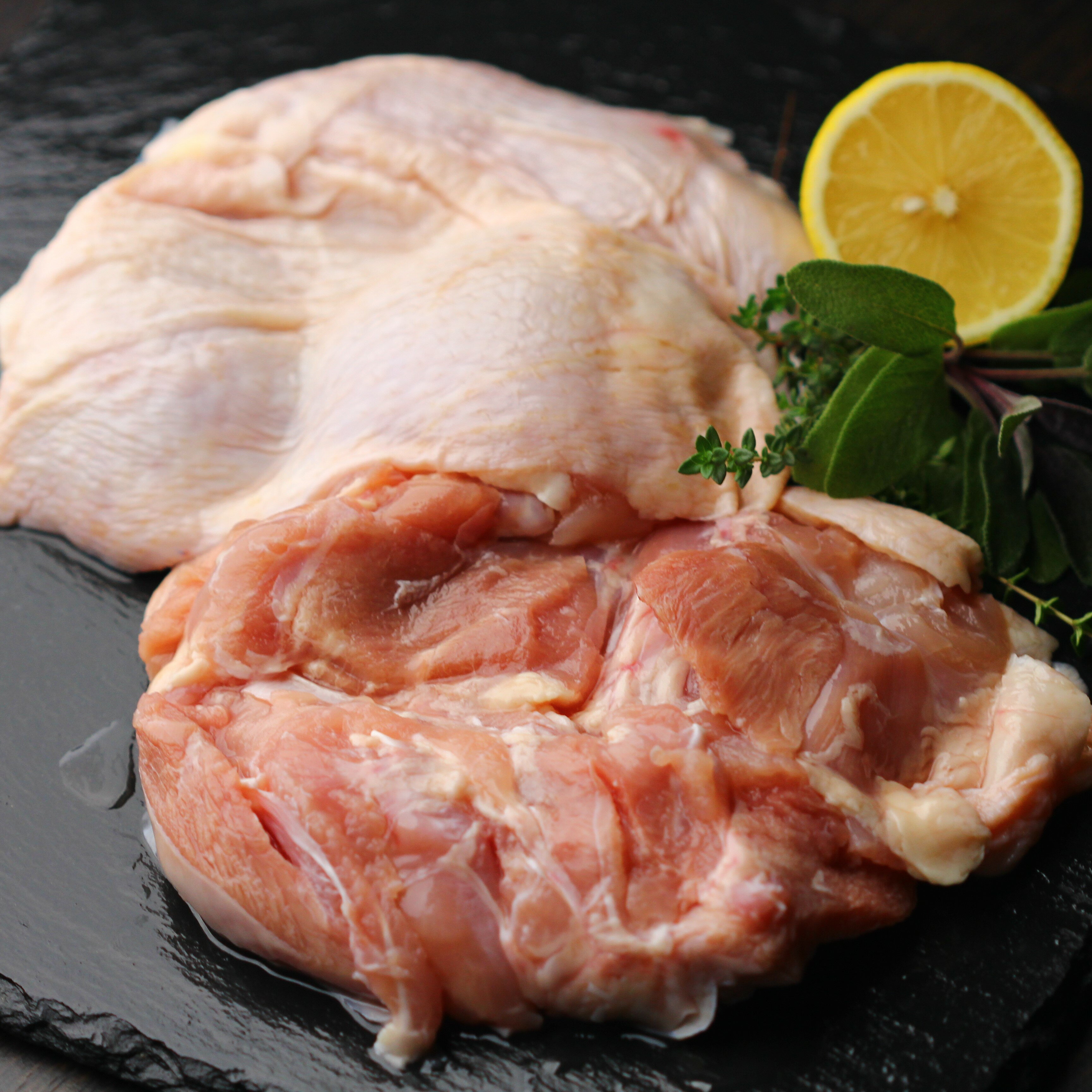 国産鶏肉　鳥モモ肉 チキン 2kg Chicken Thighs Boneless SKU329