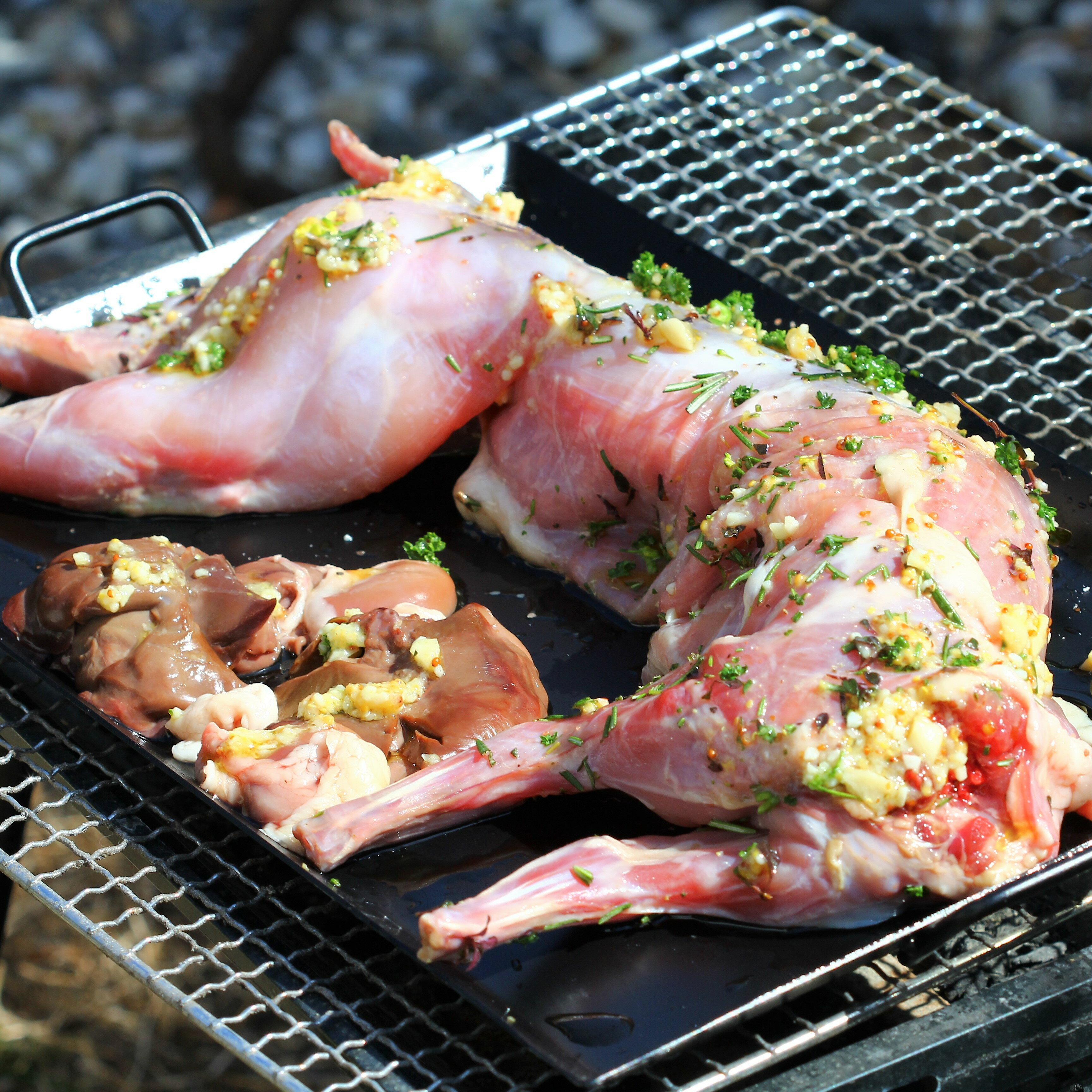 ウサギ肉　一兎丸ごと　1.35キロ以上　ラパン　スペイン産　ジビエ肉 Whole Rabbit Lapin gibier