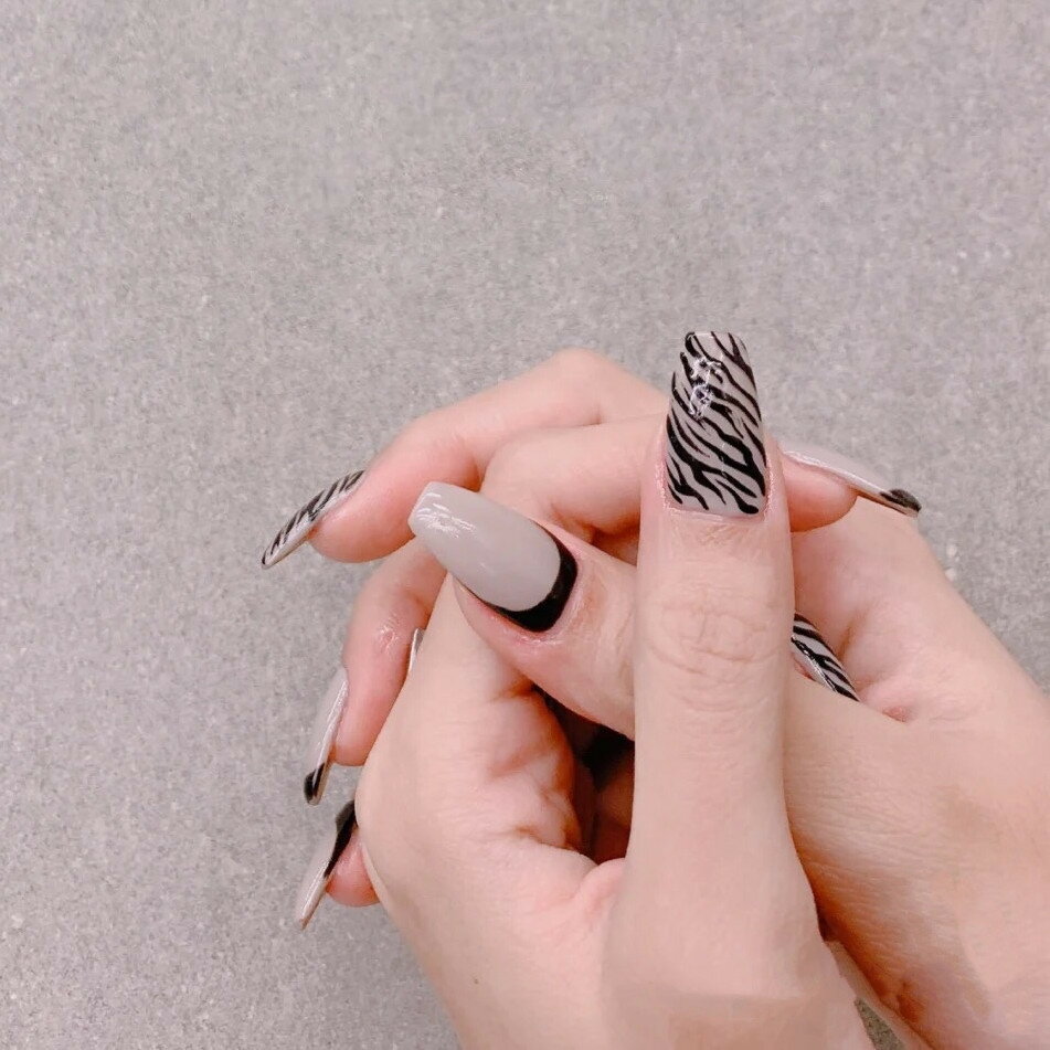 送料無料 デザインネイルチップ つけ爪 お得な24枚SET セット ネイルアート デコネイル 成人式 結婚式 披露宴 ネイルチップ ネイルパーツ j-1129-r146