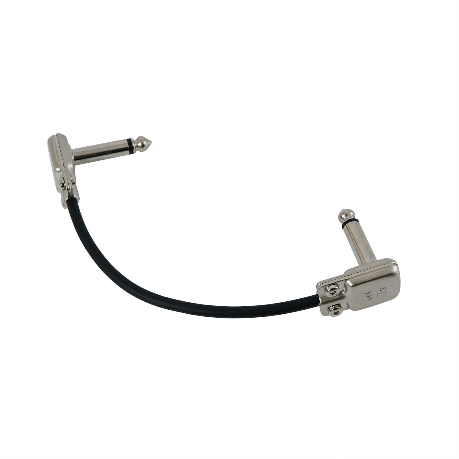 CAJ KLOTZ-KMMK LL15 パッチケーブル パンケーキタイプの薄型プラグを採用する高品位パッチケーブル！ 音質と信頼性に秀でた、ハンダにより接続されるKLOTZ ケーブルとロープロフィールのKMMKプラグ。 簡便性よりもリスクヘッジを優先し、ライブを無事に完遂させることを主眼と するプロのギターテクニシャン。そのギターテクニシャンを サポートするCAJの理念から製作されます。About KLOTZKLOTZ社はオーディオ、デジタル、光ファイバー等の全ジャンルのケーブルに於いて、圧倒的なシェアを誇るヨーロッパ屈指のケーブルメーカーです。 多くのパッチケーブルにはギターケーブルが流用されていますが、ハイ・インピーダンス伝送を行うギターケーブルに施されたマイクロフォニックノイズ (ケーブルが床などに接触して発生するノイズ)防止用の半導電性ポリエチレンの被膜は、時に音質劣化を引き起こす原因となります。 CAJ KLOTZ-KMMKは、被膜を使用しないKLOTZ社製オーディオケーブルを使用することで、音質向上、スムーズなケーブルの引き回しによるトラブルリスクの軽減、省スペース化を実現しました。About KMMKKMMK社はソルダーレスタイプ並みのコンパクト性を誇る、ソルダータイプのフォーンプラグ、XLRコネクターを生産するフランスの会社です。 ソルダーレスタイプはパッチケーブル製作の簡便性や、省スペース化のメリットから選択されるプラグですが、プロの現場では、プラグとケーブルを接触させるネジの緩みや接点が、直接空気に触れることで接触不良や音質劣化の起因となる酸化を発生させるリスク回避の観点からも、ソルダータイプが選ばれています。 5