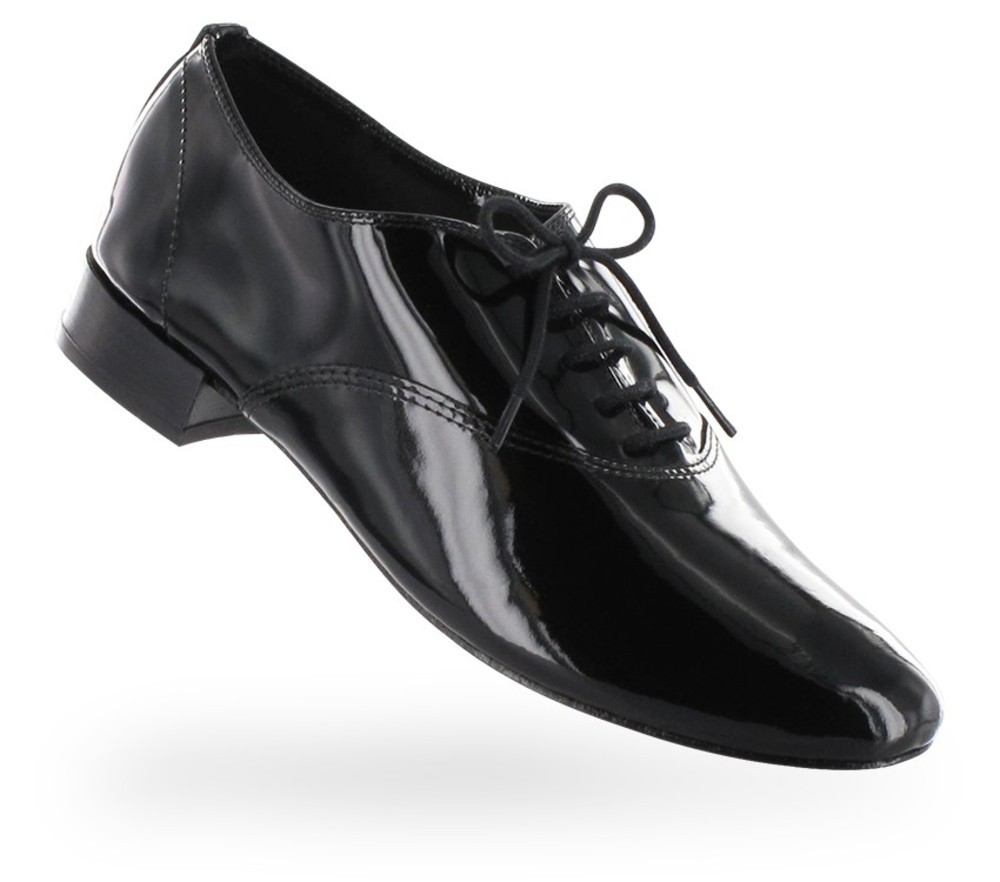 repetto レペットはローズ・レペット(Rose Repetto)が1947年、フランスのパリにて設立。パリオペラ座近くの小さなアトリエで、“cousu retourne”(縫った後にひっくり返す)という製法を用いてダンスシューズのデザインをはじめたところから「レペット(Repetto)」の歴史がスタート。 レペットの靴は、「足に手袋をはめているよう、スリッパのようなはき心地」と職人は語る。ブランドアイデンティティは「ダンス」。 女優ブリジットバルドーをはじめ、パリ国立オペラ、フランス国立リヨンオペラ座バレエ団などのバレエ団体からマドンナ、リンゼー・ローハン、サラ・ジェシカ・パーカーなどのセレブも顧客。 定番パテントレザーを使用したシューズ。Repetto独自のスティッチ&リターン製法で作られたシューズです。靴紐とそのデザインはジャズシューズからインスパイアされてます。革製ヒールの高さは2cmあり、インソールは白のシープスキン仕様。ソールはバット部分のレザーを使用しています レディースシューズ サイズガイド SIZE 36 (22.7cm) SIZE 36.5 (23.0cm) SIZE 37 (23.3cm) SIZE 37.5 (23.7cm) SIZE 38 (24.0cm) 品番 : ZIZI FEMME(V377V) COLOR : NOIR(Black) FABRIC : 牛革 フランス製 できるだけ現物に近いお色で撮影することを心がけておりますが、光の具合により若干お色の見え方に誤差が生じる場合がございます事を御理解下さい。