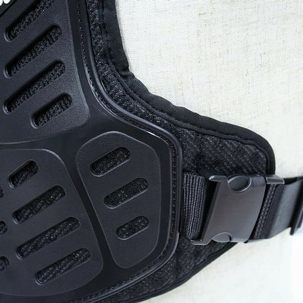 POi DESIGNS/ピーオーアイデザイン BP01-STD BODY PROTECTOR BLACK-STD ボディプロテクター 自転車用品