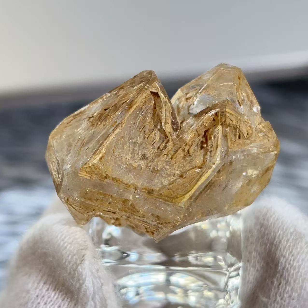 パキスタン産 泥付き ウィンドウ クォーツ エレスチャルクォーツ 骸骨水晶 ヒマラヤ山脈 原石 天然石 No263