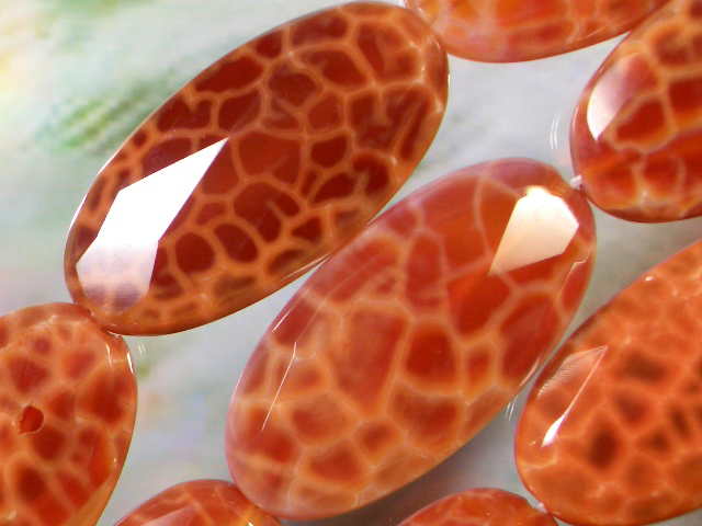 天然石ビーズファイヤーアゲートオーバルカット30×16×8mm・3個