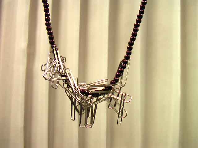 天然石ビーズヘマタイト 磁気入り丸玉4mm カラータイプブラッドパープル（紫色）半連 約20cm