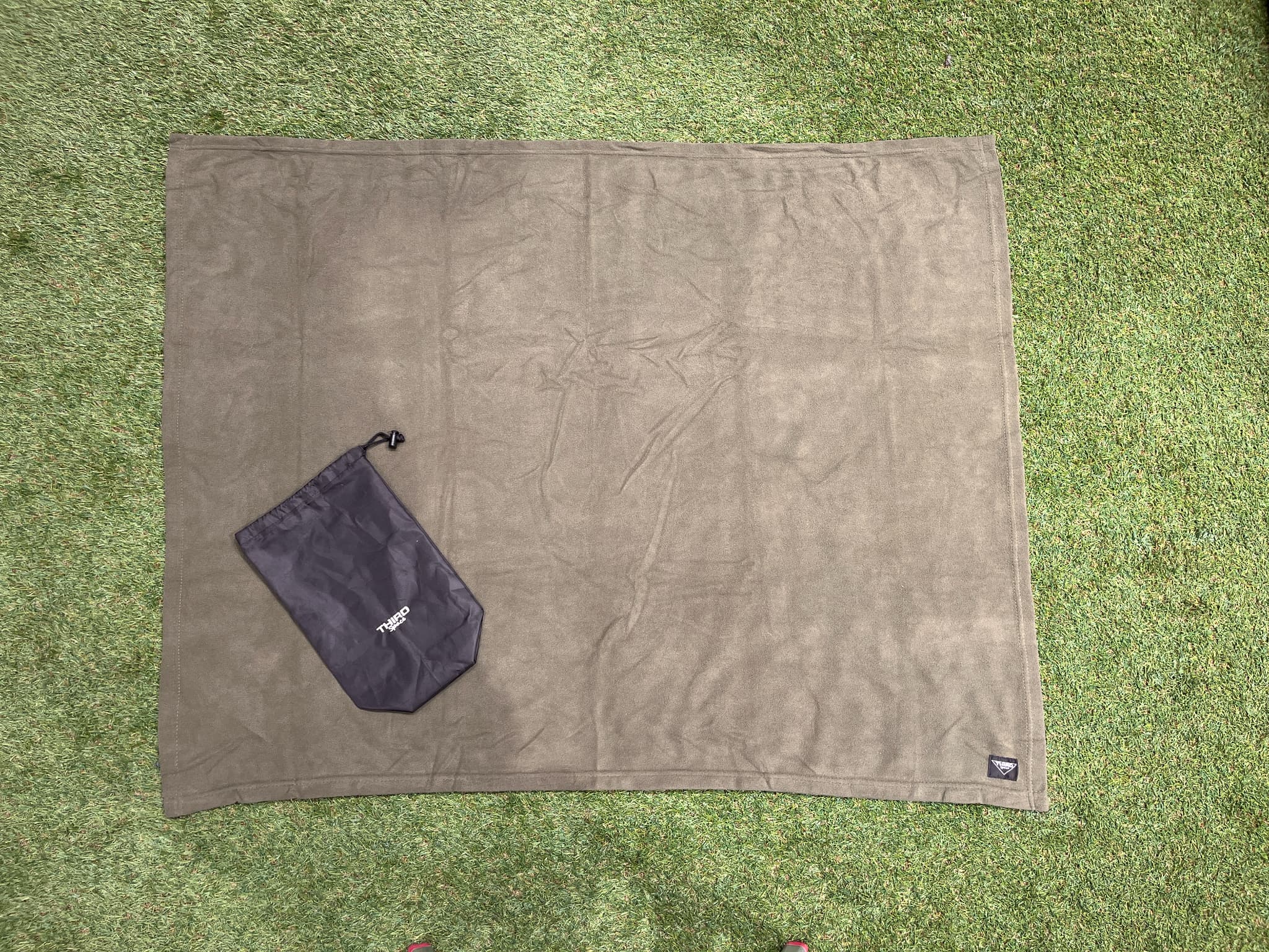 THIRD Space 難燃ブランケット ポリエステル100％ アウトドア キャンプ 焚火 ひざ掛け カーキ 送料無料