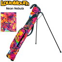 検索用1: Loudmouth Neon Nebula 星雲 宇宙 検索用2: レッド 赤色 ピンク 桃色 ブルー 青色 パープル 紫色 イエロー 黄色 マルチカラー 総柄 検索用3:ジョン・デーリー ジョン デーリー やんちゃ 派手 な 派手な 上品 スタンド式 レンジ用バッグ 練習用バッグ ゴルフ セルフスタンド クラブケース キャリーバック キャリーバッグ キャリーケース クラブケース ラウンドバッグ ミニスタンドバッグ ゴルフバッグ レンジバッグ 練習場 グリーン周り グリーン回り グリーン廻り 検索用4: メンズ レディース 男性用 女性用 女子 MEN'S MENS MENS' レディス WOMENS WOMEN'S ウィメンズ メーカー希望小売価格はメーカーカタログに基づいて掲載しています。「やんちゃで遊び心がありながら、上品で派手!」がコンセプト。 ハリウッドセレブをはじめとしたアメリカンセレブ御用達ブランド。 持ち手フック、スタンド付のセルフスタンドバッグ(キャリーケース) 2打目以降のアイアンやウェッジ、パターなどを収納できるのでいちいちカートに戻る必要がなく、スロープレーを防ぐことができます。 ・クラブの置き忘れ防止にも・・ ・グリップの濡れ防止にも・・ ・毎日の練習用のレンジバッグとして・・ ■サイズ 本体全長：約85cm クラブ5〜6本収納可 46.5インチ対応 重さ約0.9kg ■素材 ポリエステル ほか ■口枠 2分割(フルレングスセパレータ無し) ■機能 フック式ハンドル スタンドホルダー ショルダーストラップ ファスナー付小物ポケット グローブホルダー(マジックテープ式) メッシュポケット付 ■特記事項 ※生地の裁断の仕方によっては、お届けする商品のデザインが写真のものとは異なる場合があります ※お使いのコンピュータ環境によっては実際の商品とカラーが異なって見える場合があります ※当店はラウドマウスゴルフ正規取扱店です ※写真に写っているボールは商品に含まれません