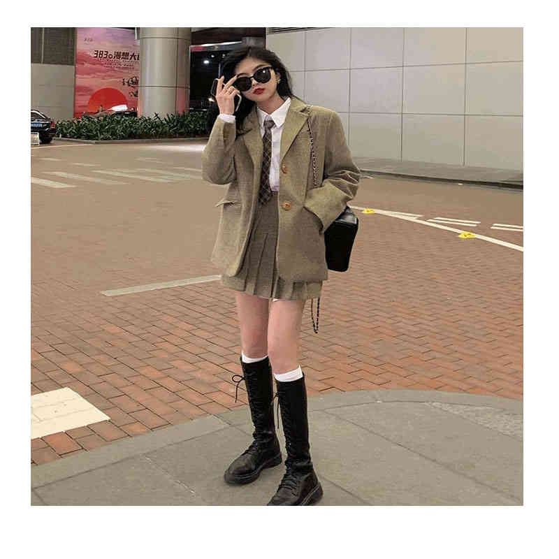 sunlightの【店長おすすめ】 卒業式スーツ 4点セット 女の子 ゆったりサイズ フォーマルスーツ 女児 制服 無地 卒服 中学生 チェック柄 卒業式服 結婚式 お受験 発表会 ジュニアスーツ｜アングル3