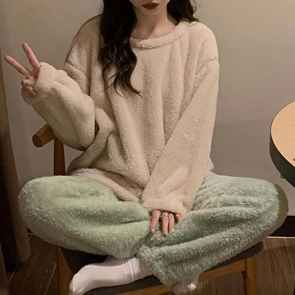 15色 パジャマ レディース 長袖 冬 暖かい 部屋着 裏起毛 柔らか ナイトウェア ふわふわ 厚手 寝間着 寝巻き トップス ロングパンツ ゆったり おしゃれ きれいめ 体型カバー 大きいサイズ 大人 ルームウェア もこもこ 上下セット かわいい