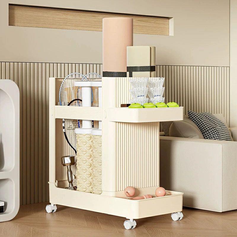 ＼期間限定★50%OFF＆P10倍で3,595円！ 8/24迄／ヨガマットラック ヨガマットホルダー ホームジム収納ラック ジム機器収納ラック 収納バスケット かご ヨガマット収納ラック【ヨガツールを楽に収納】キャスター付き