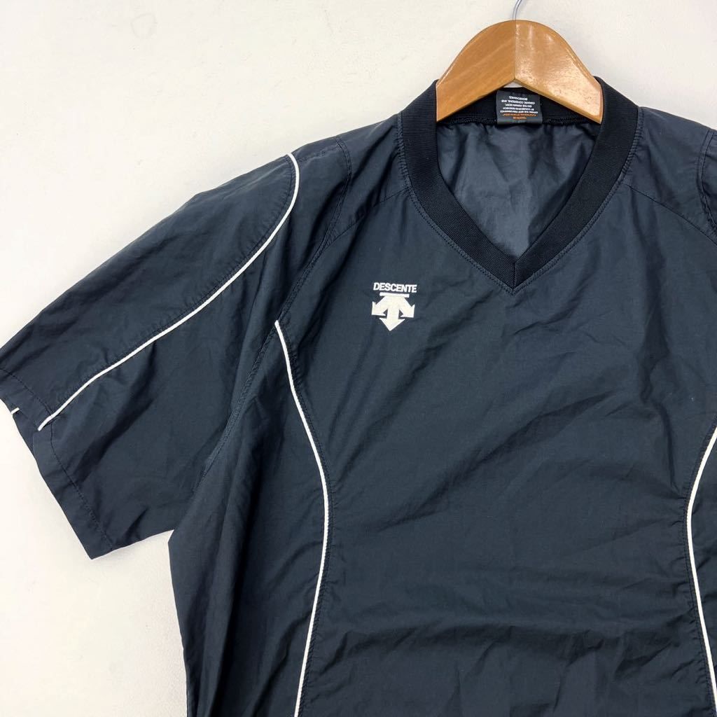 【中古】 デサント ☆ DESCENTE ブラック ナイロンシャツ 半袖 シャツ S 野球 サッカー フットサル トレーニング 各種スポーツに最適な一枚♪■DK125