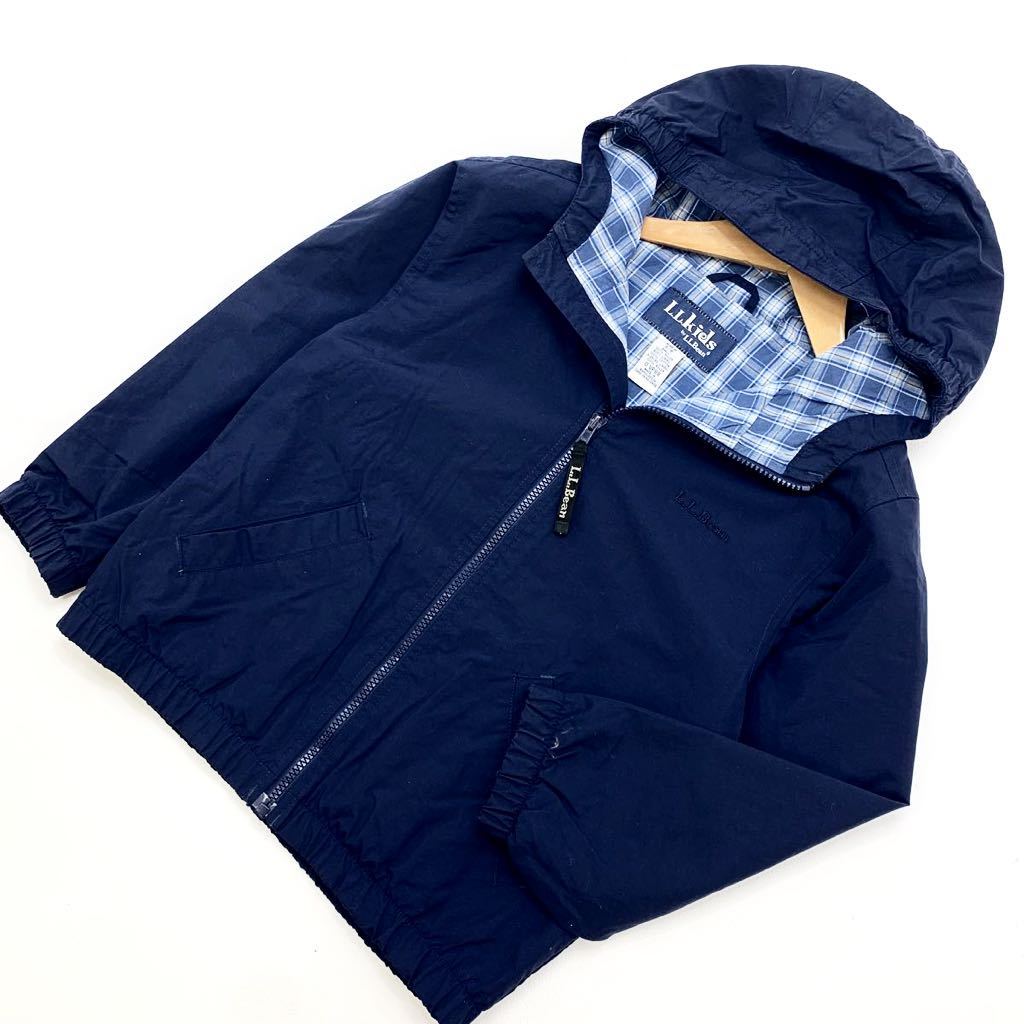 エルエルビーン L.L.BEAN L.L.ビーン キッズ 子供用 8サイズ 130cm相当 ナイロンジャケット ネイビー 濃紺 お子様の防寒着に♪■CC143 ブランドL.L.BEAN サイズ表記・実寸（平置き計測）表記：8（130cm相当） 実寸： 着丈53cm 身幅47cm 肩幅42cm 袖丈46cm ※必ず実寸をご確認の上、ご入札ください。 ※多少の誤差はご了承ください。 コンディション状態：若干の使用感はございますが、目立った汚れ等もなく問題なくご着用頂けます。 状態ランク：10中 7 （中古品と言うことにご理解いただける方のみご入札をお願い致します。）