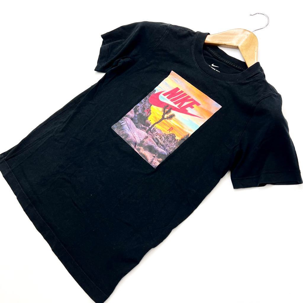 ナイキ ☆ NIKE レディース 半袖 Tシャツ グラフィック フォトプリント ブラック M 夕暮れ 黄昏 デザイン ランニング トレーニング■CH58 ブランドNIKE サイズ表記・実寸（平置き計測）表記：M 実寸： 着丈55cm 身幅40cm 肩幅33cm 袖丈19cm ※必ず実寸をご確認の上、ご入札ください。 ※多少の誤差はご了承ください。 コンディション状態：若干の使用感はございますが、問題なくご着用頂けます。 状態ランク：10中 7 （中古品と言うことにご理解いただける方のみご入札をお願い致します。）