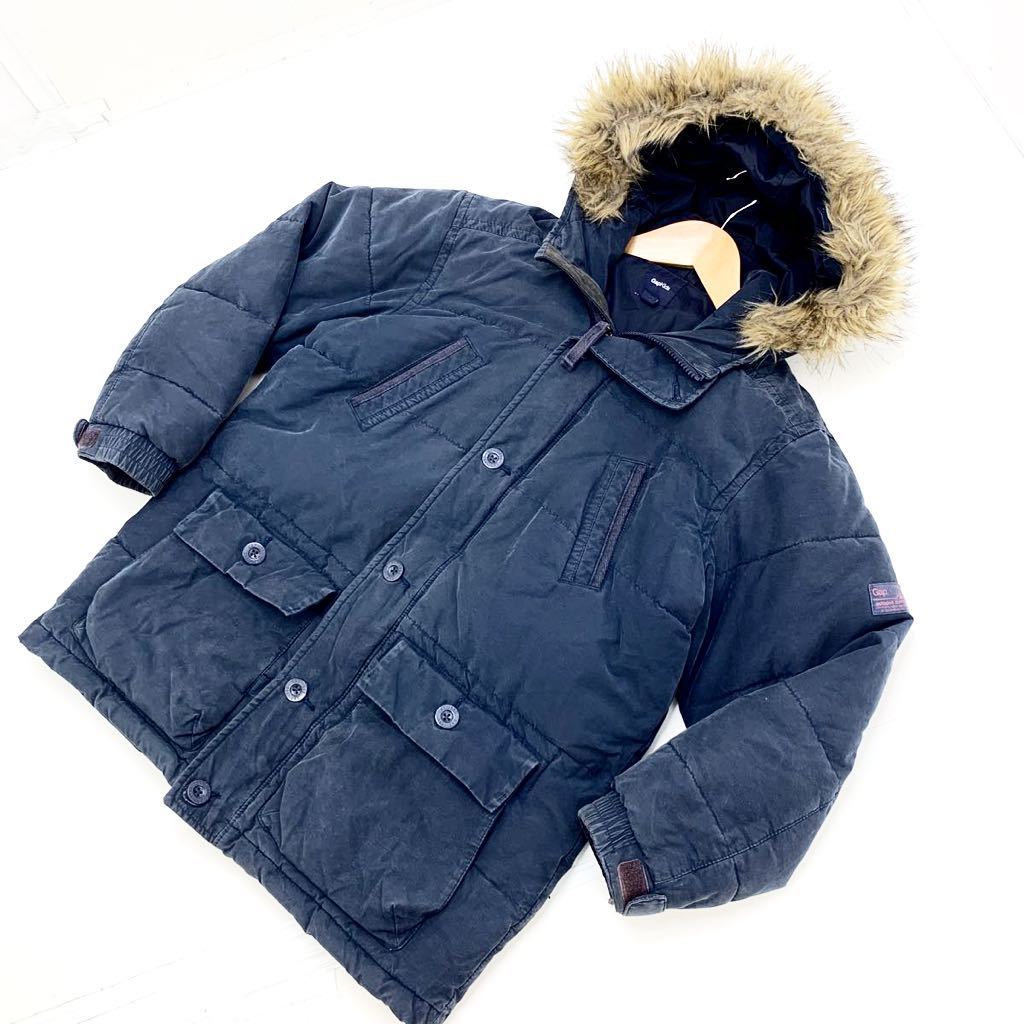 ■ギャップキッズ GAP KIDS ネイビー 中綿ジャケット キッズ 子供用 150cmサイズ 【ファーフード付♪】【お子さんの防寒に♪】■D87 ブランドギャップ サイズ表記・実寸（平置き計測）表記：150cm 実寸： 着丈65cm 身幅54cm 肩幅43cm 袖丈53cm ※必ず実寸をご確認の上、ご入札ください。 ※多少の誤差はご了承ください。 コンディション状態：若干の使用感はございますが、目立った汚れ等もなく問題なくご着用頂けます。 状態ランク：10中 7 （中古品と言うことにご理解いただける方のみご入札をお願い致します。）