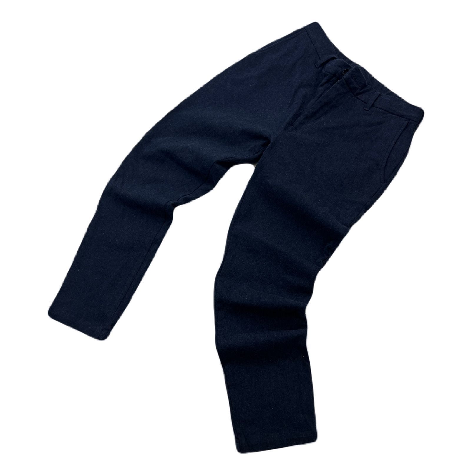 INHERIT ストレッチパンツ メンズ L ダークネイビー 【 合わせやすい万能ストレッチパンツ 】 インヘリット ●Ja8681 表記：L 実寸： 総丈97cm ウェスト平置43cm 股下71cm 裾幅16cm ※平置きでの実寸です。 ※必ず実寸をご確認の上ご購入ください。 ※多少の誤差はご了承ください。 ブランド名：INHERIT 状態ランク：10中 7 古着のため多少の使用感がございます。 中古品としてご理解いただける方のみご購入をお願いいたします。 ☆皆様にとって楽しいショッピングになりますように☆ 新しい出会いは #古着屋MYSTERIES 【他のアイテムも多数ございます】 ★当店では基本、毎日新着アイテムを出品中です。 ★ショップフォローで新入荷通知されます。 ★他のアイテムをお探しの方は検索窓に【 古着屋MYSTERIES 】と検索してみてください！ ★「販売中のみ、価格順、カテゴリ別」などの絞り込み検索が可能です。