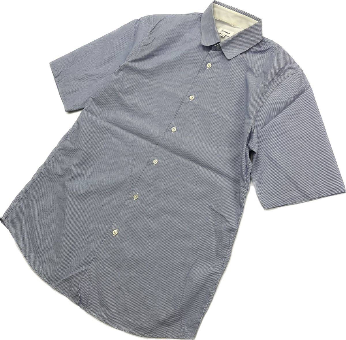 JIL SANDER ☆ ストライプ テーラーメイド シャツ 半袖 ブルー ホワイト 39 15 1/2 スタイリッシュ モード イタリア製 ジルサンダー■S2664 ブランドJIL SANDER サイズ表記・実寸（平置き計測）表記：39 1/2 実寸： 着丈74cm 身幅49cm 肩幅41cm 袖丈29cm ※必ず実寸をご確認の上、ご入札ください。 ※多少の誤差はご了承ください。 コンディション状態：古着のため、襟擦れダメージがございます。 状態ランク：10中 7 （中古品と言うことにご理解いただける方のみご入札をお願い致します。）