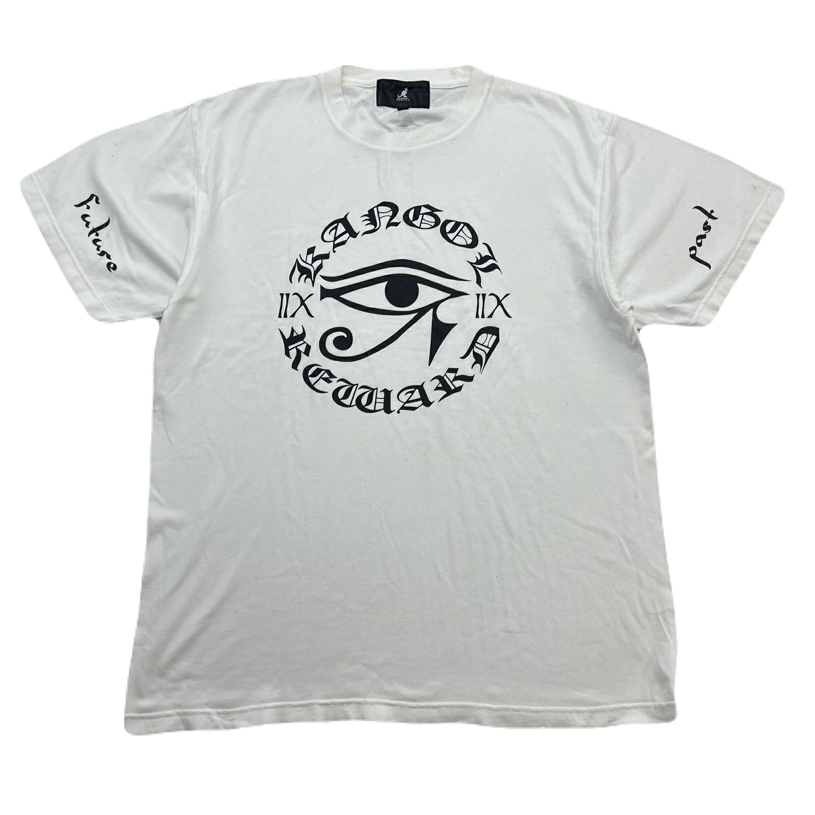 カンゴール リワード KANGOL REWARD Tシャツ メンズ XL ホワイト ホルスの目 プリント クルーネック エジプト柄 表記：XL 実寸： 着丈69cm 身幅55cm 肩幅48cm 袖丈21cm ※平置きでの実寸です。 ※必ず実寸をご確認の上ご購入ください。 ※多少の誤差はご了承ください。 ブランド名：KANGOL REWARD 状態ランク：10中 7 状態：古着のため、使用感がございますがまだまだご着用頂けます。 中古品としてご理解いただける方のみご購入をお願いいたします。 ☆皆様にとって楽しいショッピングになりますように☆ 【他のアイテムも多数ございます】 ★当店では基本、毎日新着アイテムを出品中です。 ★ショップフォローで新入荷通知されます。