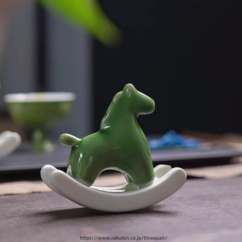 磁器製 揺り馬 緑色 氷割れ模様 卓上オブジェ 茶寵 茶道小物 和風インテリア 盆栽飾り 父の日 ギフト かわいい置物 おしゃれ雑貨 日本製 陶磁器 工芸品 [2]