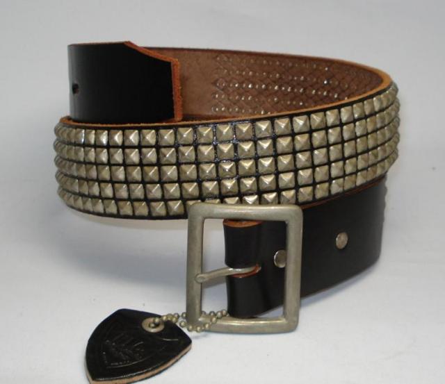 スタッズベルト ベルト（メンズ） 正規取扱店 HTC(Hollywood Trading Company) #14 5 row Pyramid Silver Studs Belt(5連ピラミッドシルバースタッズベルト) ブラックレザーxシルバースタッズ