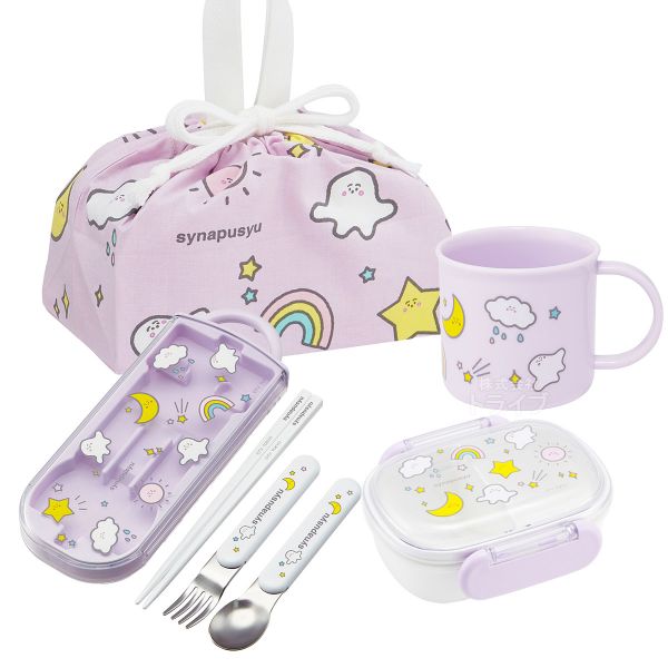 シナぷしゅの楽しいお弁当セットです！これでお弁当グッズがひと通り揃います♪ 小判型のお弁当箱は洗いやすくて人気の商品です。容量は少なめの270ml。単品で揃えるよりもお買得なセットをこの機会に是非どうぞ！セット内容お弁当箱×1トリオ×1ランチ巾着×1コップ×1合計 4 点仕様〔小判型お弁当箱〕抗菌・食洗機対応フタを外して電子レンジ対応中子付名前シール付日本製約13.1×11.4×5.5cm容量＝270ml〔トリオセット〕抗菌・食洗機対応中敷き一体型(取り外し不可)箸には名前を書けるスペース付ケース用の名前シール付日本製ケース＝約19.8×7.6×1.7cm箸＝約16.5cmスプーン・フォーク＝約13cm〔ランチ巾着〕日本製綿100％約29×16.5×12cm〔コップ〕抗菌・食洗機対応電子レンジ対応名前シール付日本製直径7.4×6.8cm容量＝200mlシリーズシナぷしゅメーカースケーターJAN4973307674570497330766947749733076695384973307669491キーワード抗菌 お弁当箱 一段 レンジ対応 幼稚園 保育園 抗菌 箸 フォーク スプーン 3点セット 入園 子供 入園 巾着袋 お弁当袋 巾着 ランチバッグ 保育園 幼稚園 抗菌 割れない コップ 食洗機対応 プラスチック 子供 赤ちゃん あかちゃん ベビー 乳児 幼児 0歳 1歳 2歳 育児 子育て 絵本 えほん テレビ テレビ東京 アニメ 番組 かわいい 可愛い 楽しい たのしい 知育メーカー希望小売価格はメーカーカタログに基づいて掲載しています　