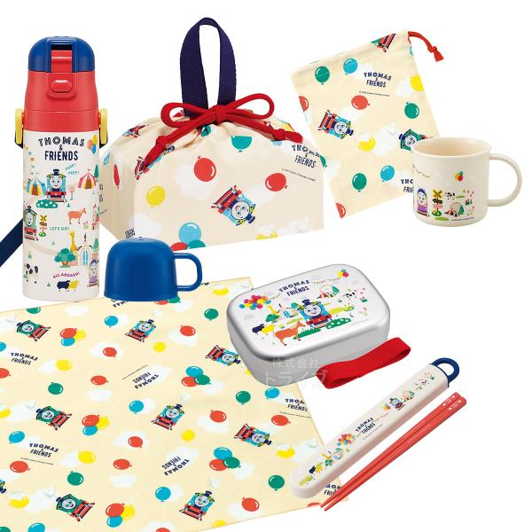 トーマスの楽しいお弁当セットです！これでお弁当グッズがひと通り揃います♪ アルミお弁当箱はフタも開けやすく、割れないので人気です。保温庫をお使いになる幼稚園では必須アイテム！単品で揃えるよりもお買得なセットをこの機会に是非どうぞ！セット内容お弁当箱×1箸＆箸箱×1ランチ巾着×1ランチクロス×1コップ×1コップ袋×1水筒×1合計 7 点仕様〔アルミお弁当箱〕保温庫対応中子付ランチベルト付名前シール付日本製本体、フタ＝アルミニウム約9.7×13.4×4.2cm容量＝370ml〔箸＆箸箱セット〕抗菌・食洗機対応ケース用の名前シール付日本製ケース＝約19.5×2.7×1.5cm箸＝約16.5cm〔ランチ巾着〕日本製綿100％約29×16.5×12cm〔ランチクロス〕日本製綿100％約43×43cm〔コップ〕抗菌・食洗機対応電子レンジ対応名前シール付日本製直径7.4×6.8cm容量＝200ml〔コップ袋〕日本製綿100％約20.5×14.8cm〔2WAYステンレスボトル〕ショルダーベルト付お名前シール付真空二層構造なので、保冷・保温効果が長持ち氷が入れやすいワイド口径※ダイレクトタイプでのご使用の際は、熱い飲み物を入れないでください。約6.8×23cm直飲み時＝470mlコップ時＝430mlシリーズトーマスメーカースケーターJAN4973307684937497330768482149733076848834973307684906497330768484549733076848904973307684913キーワードお弁当箱 子供 一段 保温庫対応 幼稚園 保育園 抗菌 箸 ケース セット 子供 キャラクター 練習 入園 巾着袋 お弁当袋 巾着 ランチバッグ 保育園 幼稚園 幼稚園 保育園 ランチクロス キャラクター 抗菌 割れない コップ 食洗機対応 プラスチック 子供 入園 歯ブラシ 歯磨き 巾着 コップ入れ 保育園 幼稚園 保冷 保温 子供用 飲み口 洗いやすい 幼稚園 ワンタッチ メーカー希望小売価格はメーカーカタログに基づいて掲載しています　