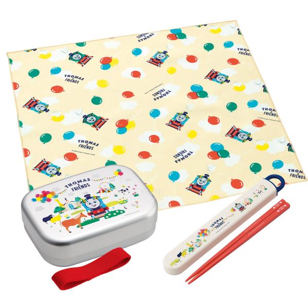 トーマスの楽しいお弁当セットです！これでお弁当グッズがひと通り揃います♪ アルミお弁当箱はフタも開けやすく、割れないので人気です。保温庫をお使いになる幼稚園では必須アイテム！単品で揃えるよりもお買得なセットをこの機会に是非どうぞ！セット内容お弁当箱×1箸＆箸箱×1ランチクロス×1合計 3 点仕様〔アルミお弁当箱〕保温庫対応中子付ランチベルト付名前シール付日本製本体、フタ＝アルミニウム約9.7×13.4×4.2cm容量＝370ml〔箸＆箸箱セット〕抗菌・食洗機対応ケース用の名前シール付日本製ケース＝約19.5×2.7×1.5cm箸＝約16.5cm〔ランチクロス〕日本製綿100％約43×43cmシリーズトーマスメーカースケーターJAN497330768493749733076848214973307684906キーワードお弁当箱 子供 一段 保温庫対応 幼稚園 保育園 抗菌 箸 ケース セット 子供 キャラクター 練習 幼稚園 保育園 ランチクロス キャラクター メーカー希望小売価格はメーカーカタログに基づいて掲載しています　