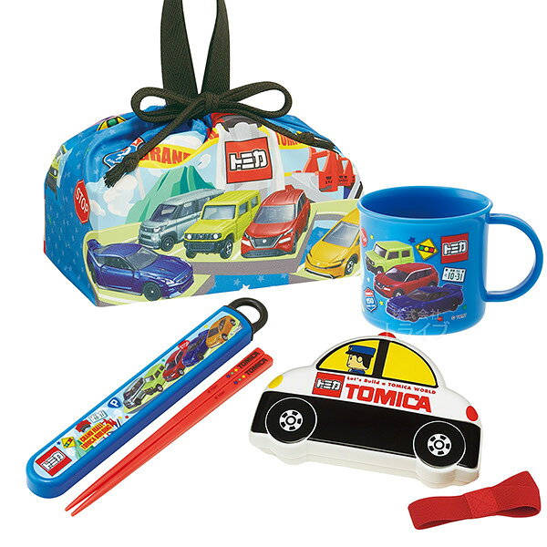 トミカの楽しいお弁当セットです！これでお弁当グッズがひと通り揃います♪ ダイカットで可愛い小ぶりサイズのお弁当箱は小さいお子様におすすめです。単品で揃えるよりもお買得なセットをこの機会に是非どうぞ！セット内容お弁当箱×1箸＆箸箱×1ランチ巾着×1コップ×1合計 4 点仕様〔ダイカットランチボックス〕ランチベルト付フタを外して電子レンジ対応容量＝310ml（中子・ベルト付き）約16×10.5×4.5cm〔箸＆箸箱セット〕食洗機対応ケース用の名前シール付日本製約19.5×2.7×1.5cm箸＝16.5cm〔ランチ巾着〕ポリエステル100％約29×16.5×12cm〔コップ〕電子レンジ対応名前シール付日本製直径7.4×6.8cm容量＝200mlシリーズトミカメーカースケーターJAN4973307125980497330772271449733077227834973307722738キーワード箸 ケース セット 子供 キャラクター 練習 入園 巾着袋 お弁当袋 巾着 ランチバッグ 保育園 幼稚園 割れない コップ 食洗機対応 プラスチック 子供 乗り物 のりもの 車 クルマ 自動車 パトカー 消防車 警察 レスキュー レース レーシングカー スポーツカー かっこいいメーカー希望小売価格はメーカーカタログに基づいて掲載しています　
