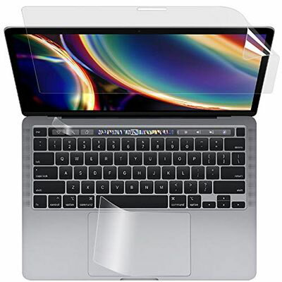 商品情報商品の説明主な仕様 ★対応機種：MacBook Pro 13インチ 2022年M2チップ / 2020年M1チップモデルに対応 ※本製品は液晶画面保護フィルム、タッチバーフィルム、トラックパッドフィルムの3点セットです。br★ブルーライトカット率：49％　紫外線カット率:99%。目の負担を軽減するため、長時間の作業に最適です。br★光沢仕様の為、画像・動画にツヤを与え美しく表示します。 ※映り込みを防ぐことができませんので、予めご了承ください。br★自己吸着タイプなので画面にぴったり貼り付き、簡単きれいに貼ることができます。フィルムを貼った後、特殊シリコン層吸着部が時間経過とともに気泡が分散し、目立たなく消えたようになります。※気泡サイズにより消えない場合があります。br★【指紋防止】：指紋汚れ防止、画面をしっかり保護します。ホコリが付着しにくい帯電防止仕様です。【抗菌性】：フィルム表面が抗菌処理されており、細菌の繁殖を防ぎます。 【画面保護】：硬度3Hのフィルムで液晶ディスプレイを保護します。また適当な柔軟性があり貼り付けやすいです。