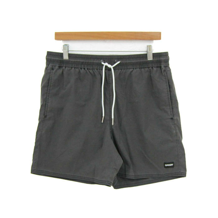 【状態追記】 全体的に色褪せあり 【付属品】 なし / 商品サイズ (こちらのサイズ表記は平置き採寸のサイズです。) 表記サイズ L サイズガイドはこちら /商品詳細 ブランド名 OAKLEYオークリー 特徴 --- 素材 素材タグを撮影しておりますので、ご確認下さいませ。 色 グレー 性別タイプ メンズ 生産国 --- 商品番号 fc57392 類似商品