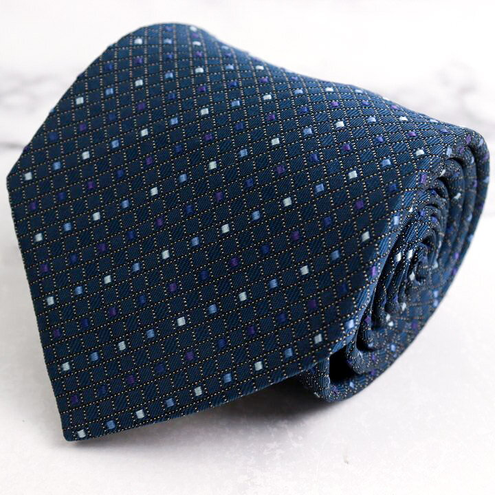 【状態追記】 --- 【付属品】 なし / 商品サイズ (こちらのサイズ表記は平置き採寸のサイズです。) 表記サイズネクタイ全長大剣幅小剣幅 ---約-cm約9.5cm約-cm サイズガイドはこちら /商品詳細 ブランド名 ポールスチュアート 特徴 厳選された逸品です 素材 素材タグを撮影しておりますので、ご確認下さいませ。 色 ネイビー 性別タイプ メンズ 生産国 日本 商品番号 ss92296 類似商品