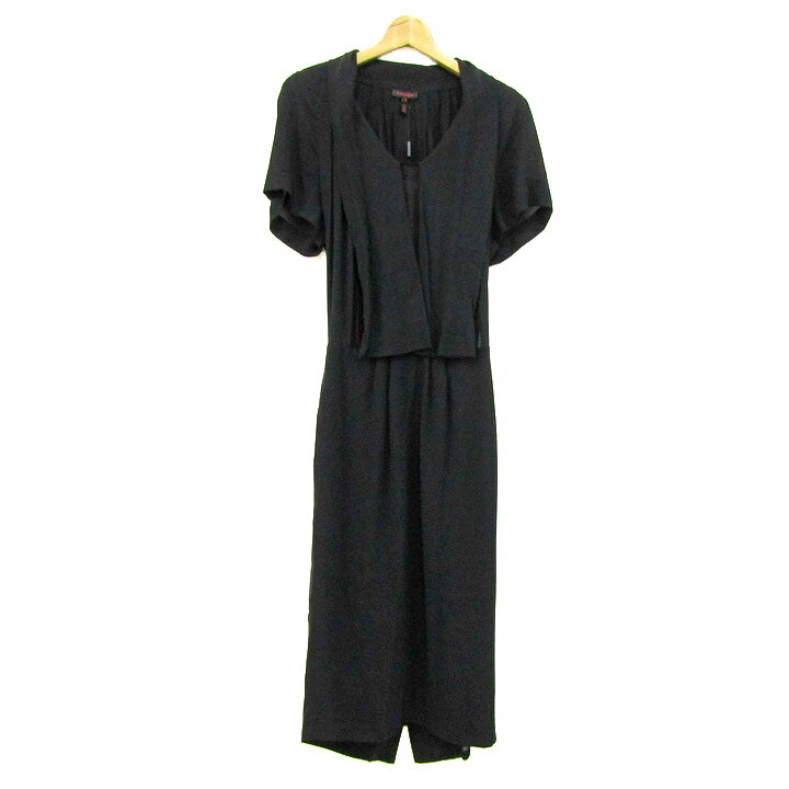 【状態追記】 --- 【付属品】 なし / 商品サイズ (こちらのサイズ表記は平置き採寸のサイズです。) 表記サイズ着丈身幅裄丈 32約111cm約50cm約36cm サイズガイドはこちら /商品詳細 ブランド名 ESCADAエスカーダ 特徴 --- 素材 素材タグを撮影しておりますので、ご確認下さいませ。 色 ブラック 性別タイプ レディース 生産国 スロベニア 商品番号 abs2583 類似商品