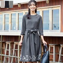 花柄刺繍フレアワンピース レディース ワンピース 長袖 配色 刺繍 花柄 ディナー オケージョン セレモニー お呼ばれ 女子会 膝丈 ミモレ丈 シワになりにくい ウォッシャブル 洗える きれいめカジュアル 大人可愛い 30代 40代 大きいサイズ XLサイズ 秋 冬 春