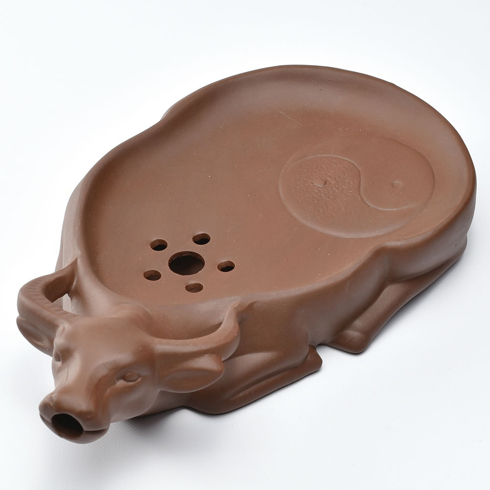 牛転乾坤茶盤 紫砂風の貯水式茶盤