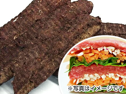 プライムケイズ　馬肉と野菜のミルフィーユ　80g ■栄養成分値（100gあたり） エネルギー　401kcal 水分　7.6g タンパク質　68.9g 脂質　9.3g 炭水化物　10.5g 灰分　3.7g ナトリウム　160mg カルシウム　55mg リン　730mg　 　 日本冷凍食品検査協会調べ ■原材料 馬肉（熊本県直送）、人参（熊本県産）、ごぼう（山口県産）、大根葉（宮崎県産）、高菜（熊本県産）、小松菜（熊本県産）、ブドウ糖 ■原産国 日本国 ■添加物 無添加（合成添加物・保存料を一切使用しておりません） ■内容量 30g / 80g 関連商品 プライムケイズ　鶏肉と野菜のミルフィーユ　80g プライムケイズ　鹿肉と野菜のミルフィーユ　80g プライムケイズ　ラム肉と野菜のミルフィーユ　80g プライムケイズ　熊本県直送　干し馬アキレスロング増量 (約180g〜190g) 初めてTIARA PETS オンラインストアをご利用頂きます際は必ずこちらをクリックしてご一読下さい。