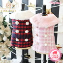 ウーフリンク WOOFLINK HOLIDAY MOOD COAT WOOFLINK 2020 COLLECTION 5 寒い日にピッタリのラグジュアリーなウールブレンドウインターコート&#9829; 動物に優しいファーストールは取り外しが可能です。 KNIT TURTLENECKに重ねて着せてもOK♪ HOLIDAY MOOD BERETやHOLIDAY MOODBLANKETと合わせてトータルコーディネートを完成させましょう&#9829; ※お洗濯は丁寧に手洗いをして下さい。 ※当商品以外は別売り、または参考商品になります。 【カラー】 ピンク、レッド 【サイズ】 1. 胴回り28.5cm　着丈19cm 2. 胴回り33cm　着丈22cm 3. 胴回り38cm　着丈26cm 4. 胴回り43cm　着丈31cm 5. 胴回り49cm　着丈35cm 6. 胴回り58cm　着丈40cm ※着丈はお洋服のデザインにより異なります。 胴回りを基準にサイズをご選択ください。 〇当商品は海外メーカーよりお取り寄せとなります為、ご注文を頂きましてから通常4-5週間前後でのお届けを予定しております。 関連商品 WOOFLINK HOLIDAY MOOD BLANKET WOOFLINK HOLIDAY MOOD BERET WOOFLINK WINTER HOLIDAY &#9829; PRINCE WOOFLINK HOLIDAY MOOD COAT 　 初めてTIARA PETS オンラインストアをご利用頂きます際は必ずこちらをクリックしてご一読下さい。