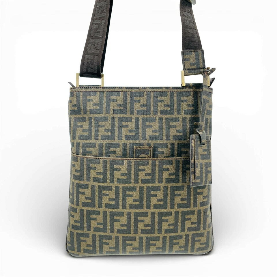 【中古】FENDI ズッカ キャンバス ユニセックス ショルダーバッグ...