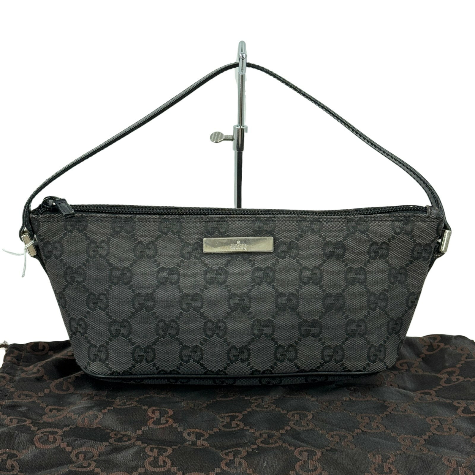 GUCCI - 【中古】GUCCI ブラック GGキャンバス ハンドバッグ