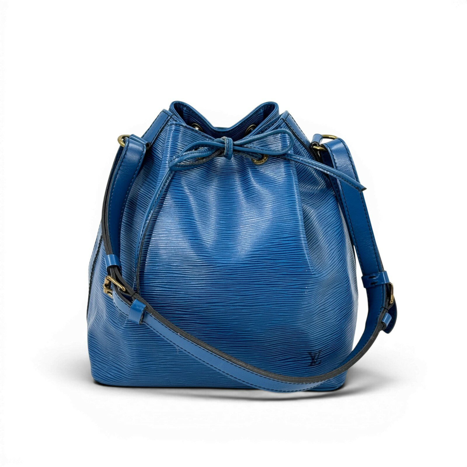 Rakuten - 【中古】LOUIS VUITTON プチ・ノエ エピ ブルーレザー 巾着 バケットショルダーバッグ M44105