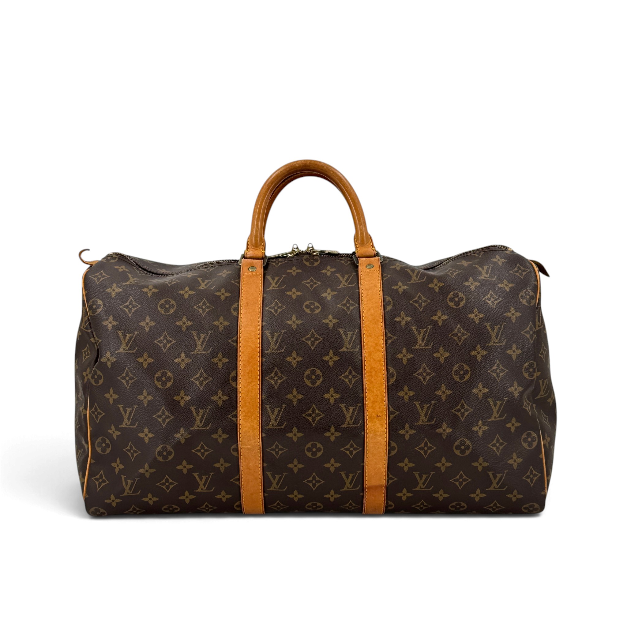 ブランド：LOUIS VUITTONスタイル：ボストンバッグカラー：ブラウン素材：コーティングキャンバス×レザーサイズ（cm）：W50 x H28 x D22cm（約）／ハンドルドロップ：11cm（約）サイズ（インチ）：W19.7インチ x H11インチ x D8.7インチ（約）／ハンドルドロップ：4.3インチ（約）ポケット：外側：0ポケット／内側：0ポケット製造国：フランスシリアル：MB0911 - 1991年1月製造製品コード：KF317-------------------------------状態-------------------------------外側：B内側：B--------------匂い：-----------------特に目立った匂いはありません（匂いの感じ方は個人差がありますのでご了承ください）-----------備考：--------------------キャンバス：シワ、色移り、汚れパイプ：擦れ外ポケット：なしバッグ革：しわ、汚れ、擦れ、色移り、変色、ひび割れストラップホルダー：擦れハンドル/ストラップ：傷、擦れ縁：擦れ底面：色移り。接着剤のような物質が付着しています。ファスナー：ファスナーの一つが閉める際に少し固いです。リベットボタン：錆び開口部（革）：該当なしサイドタブ（革）：軽い反り、しわ内側：錆による色移り。微細な埃が付着しています。内ポケット：該当なし付属品：該当なし大きな問題：該当なしS：新品A：ほぼ新品AB：使用感少なめ。非常に良い状態AB-：使用感少なめ。良い状態。微細な傷や汚れありB+：使用感あり。小さな傷や汚れありB：目立つ傷や汚れありDD：損傷、剥がれ、またはべたつきありDD：損傷、剥がれ、またはべたつきあり