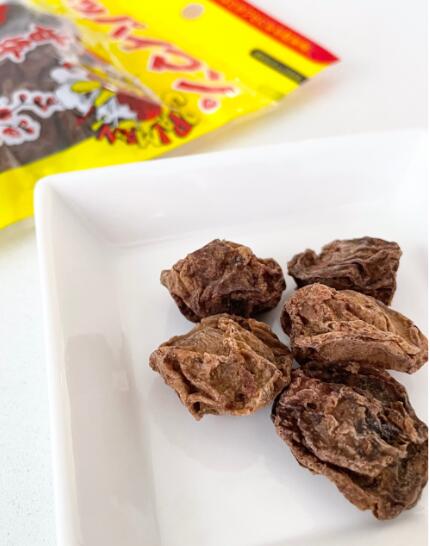 スッパイマン 甘梅一番 たねあり 17g × 12個 カレンダー 台紙付き 駄菓子屋 業者様...